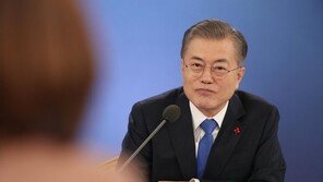 文대통령 “주한미군, 한미 양국이 결정…비핵화 프로세스 연동아냐”