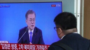 文대통령 “고용 지표는 아픈 대목…긍정적 효과들도 많아”