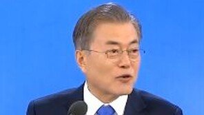 문 대통령 “신재민, 무사해서 다행…정책 결정 복잡, 그가 알 수 없어”