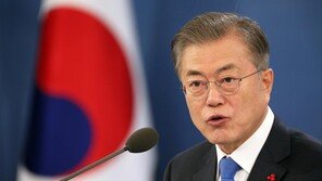 文대통령 “日, 韓대법원 판결 존중해야…정치 쟁점화 시도 문제”