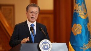 문재인 대통령 신년 기자회견…野 “몽상·셀프 용비어천가” 날선 비판