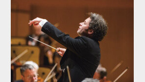 두다멜·LA필·존 윌리엄스, “나 기절해도 되니?”