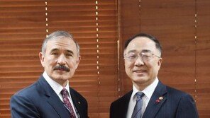 홍남기, 해리스 美 대사 면담… “車 관세 부과 제외” 재차 요청