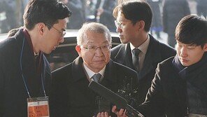 양승태, 11시간 넘겨 피의자 조사 종료…자정 전 귀가