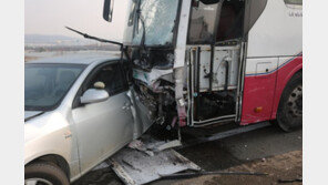 중부고속도로서 10중 추돌…9명 부상