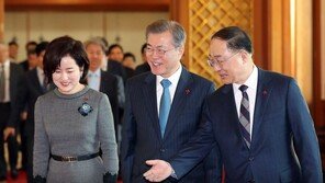 韓 OECD 경기선행지수 19개월째↓…외환위기 맞먹는 내림세