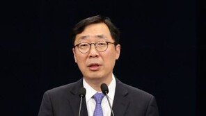 윤영찬 전 수석, 총선 출마 질문에…“일단 좀 쉬고, 천천히 생각”