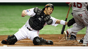 ‘불혹의 포수’ 아베, “유니폼 벗을 생각 없다”