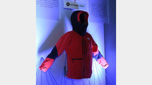 노스페이스, 투습-방수 극대화 ‘퓨처라이트’ 소재 라스베이거스에서 공개