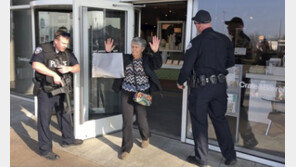 [속보]美 유타주 쇼핑몰서 총기난사로 2명 부상…용의자 도주