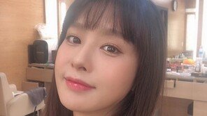 ‘임신’ 박정아, 출산 앞두고 근황 공개 “오랜만의 풀메이크업”