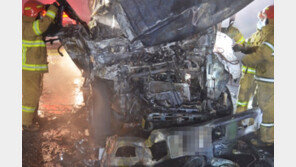 김천 국도서 차 3대 추돌로 화재…2명 사망·3명 부상