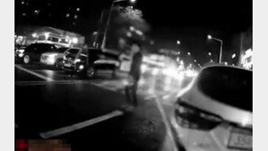 ‘암사역 칼부림’ 과잉대응 자제 해명 경찰, 결국 삼단봉으로…왜?