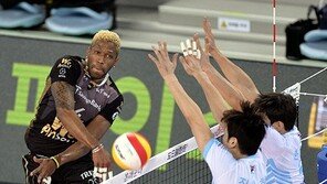 ‘아픈 손가락’ 요스바니 날았다…OK저축은행, 대한항공 격파!