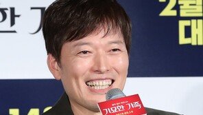 정재영 “기발했던 ‘기묘한 가족’ 시나리오…좀비물 좋아해 출연”