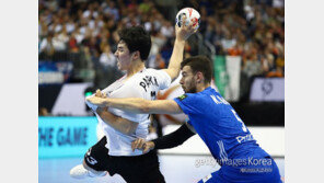 강팀에 연달아 고전…남자 핸드볼 남북 단일팀 3연패