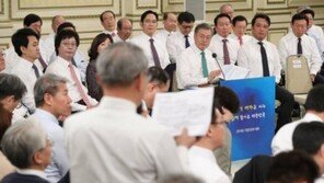 文대통령 옆에 앉은 김택진…‘넥슨 매각’ 김정주 초청도 못받아