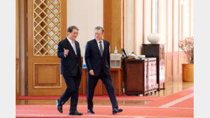 노영민, 이재용에 “반갑습니다. 많이 도와주세요” 눈길