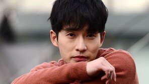 [인터뷰] 류덕환 “멋 내는 건 나랑 거리가 멀어…아직도 카메라가 어색해요”