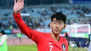 [최현길의 스포츠에세이] 막내에서 주장으로, 손흥민 타임이 시작됐다