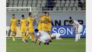 ‘로기치 결승골’ 호주, 극적 역전…조2위로 16강 진출