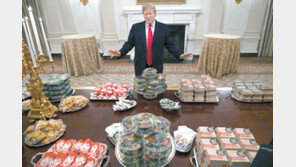 “셧다운 탓”… 햄버거 만찬 준비한 트럼프