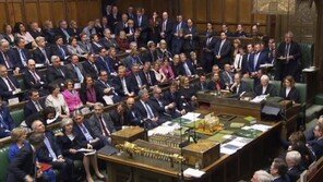 英하원의 정부 불신임 투표 어떻게 될까…통과 쉽지 않아