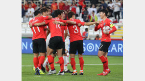 한국, 중국 꺾고 조1위로 16강 진출