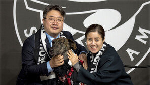 [단독]“박소연 케어대표, 훔친 개로 축구팀 후원금 받아”