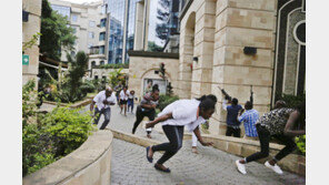 케냐 총격-폭탄 테러… 최소 15명 사망