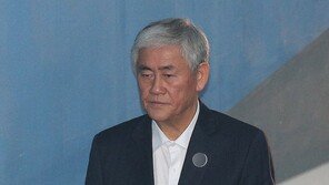 2심 와서 ‘1억 받았다’ 실토 최경환…뇌물 계속 인정될까