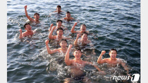 ‘반바지 입고 겨울바다 풍덩’ 해군 특수전전단, 심해잠수사 혹한기 훈련