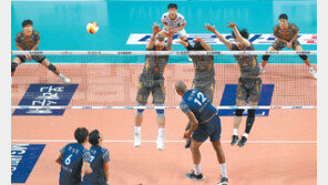 “막아라” vs “뚫어라”… 아가메즈 손에 쏠린 눈