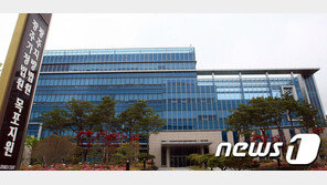 ‘축사 운영 다툼’ 동거녀 모자 흉기로 살해 60대 무기징역