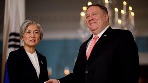 강경화-폼페이오, 다보스 회동 불발…한일 외교장관회담 개최