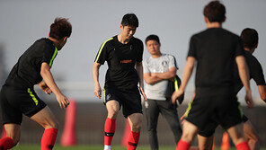 ‘부상 후 첫 볼 훈련’ 기성용 복귀 본격 시동