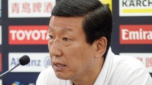 中 언론 “최강희 감독, 건강 이상으로 기자회견 연기”