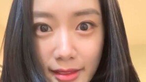 클라라, 유부녀 맞아?…인형 같은 미모