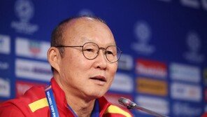 박항서 감독 “한국팬 성원에 감사, 멋지게 싸우겠다”