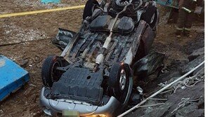 여수 선착장서 차량, 갯벌 정박 선박으로 추락…1명 숨져