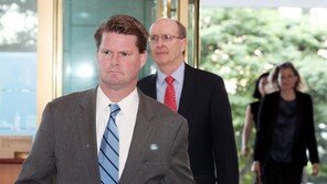 美국방차관보 “韓日, 목전의 위협은 北이지만 장기적으로는 中” 지적