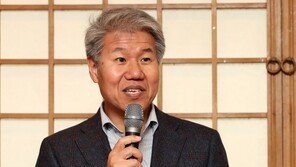 김수현, 기자간담회서 “소득주도·혁신성장·공정경제 등 ‘경제 3축’ 전환 없다”