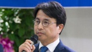 이재현 인천 서구청장, 성추행 의혹 전면부인 “볼에 고마움 표현”