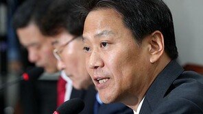 [속보] 靑, 외교(UAE 특임)특별보좌관에 임종석 전 비서실장 위촉