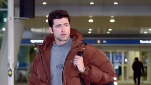 갤럭시 새 모델 ‘션 오프리’ 내한…신규 라인 GX1983 화보 촬영