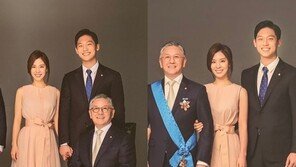 ‘오뚜기 3세’ 함연지, 가족사진 공개…“아빠 훈장 받으신 기념”