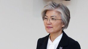 강경화 오늘 다보스포럼 참석차 출국…日과 초계기 등 논의