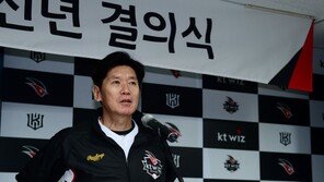 풀타임 없는 KT 선발, 이강철 감독의 복안은 ‘일곱 명’