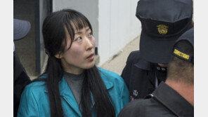 ‘친부살해 무기수→재심’ 김신혜, 국민참여재판 못한다