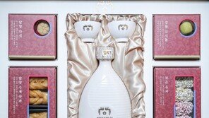 文대통령, 설 선물로 ‘솔송주’ 보내…“설렘 큰 새해”